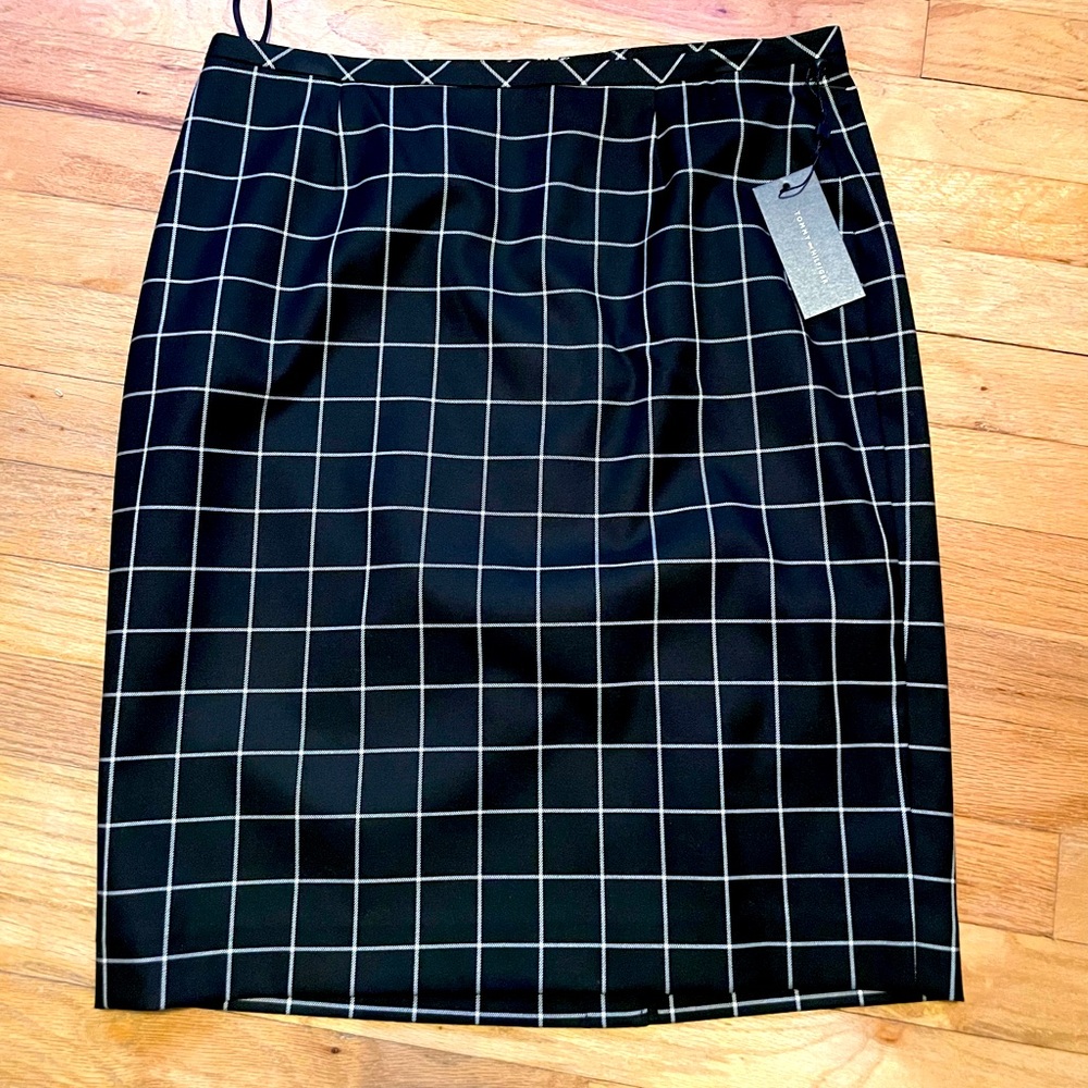 NEW Tommy Hilfiger Black white lined skirt size 10 NWT